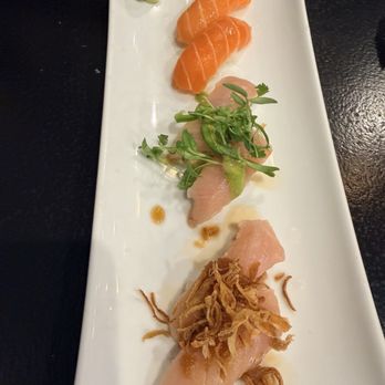 Sushi Fumi - Scottish Salmon Truffle Oil, Yellowtail with jalapeño, and Albacore with Crispy Onion - Sushi Bars Near Me - Los Angeles, California Sushi Fumi - Scottish Salmon Truffle Oil, Yellowtail with jalapeño, and Albacore with Crispy Onion - Sushi Bars Near Me - Los Angeles, California