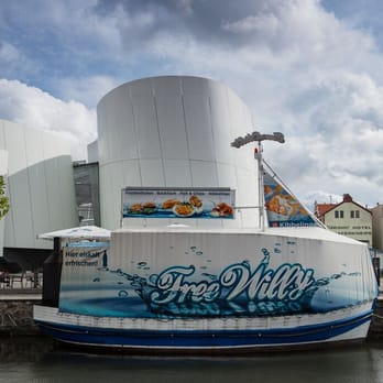 Fischkutter Free Willy - Fish & Chips Near Me - Stralsund, MV