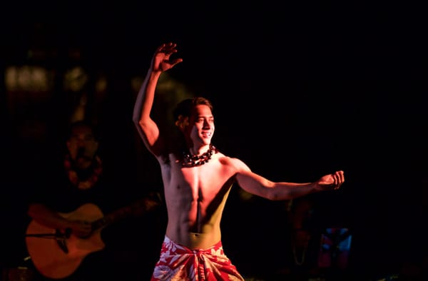 Hawaii Alive Luau Show by null
