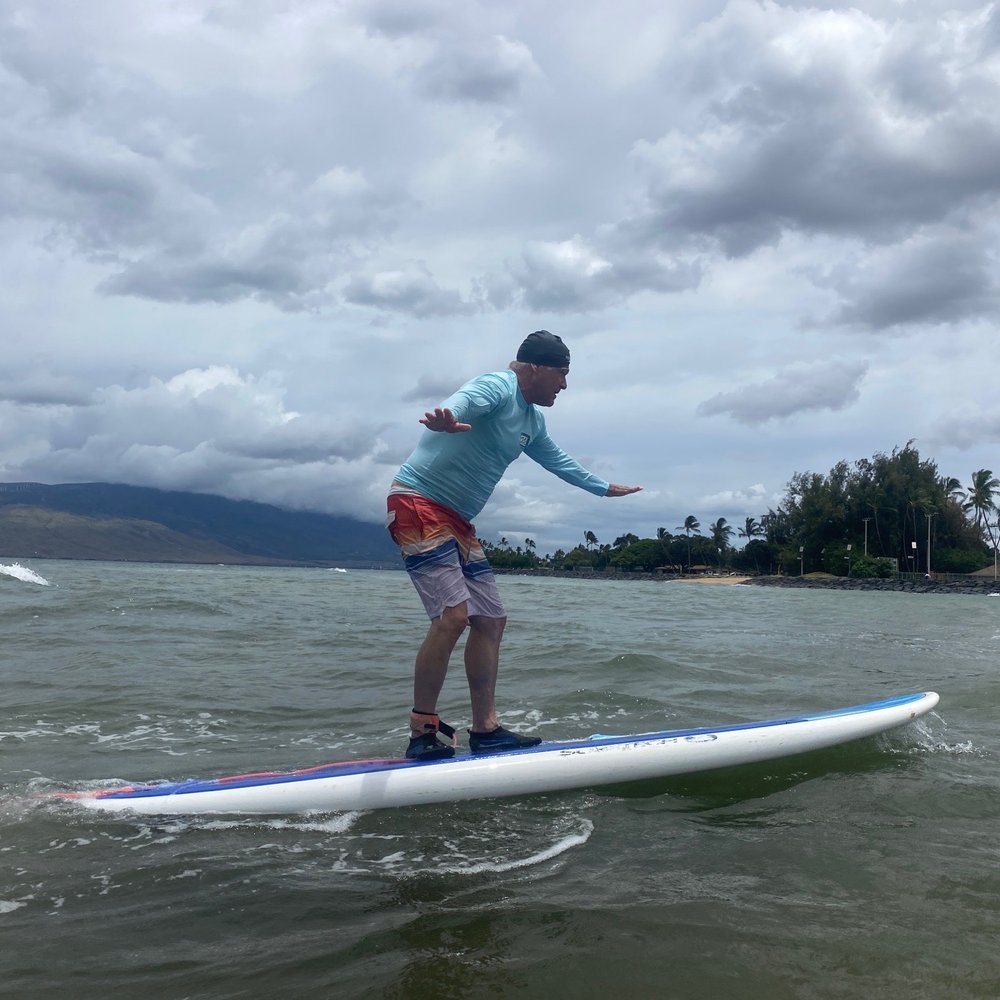 Maui Surf Lessons - Bill surfing - Surf Schools Near Me - Kihei, Hawaii