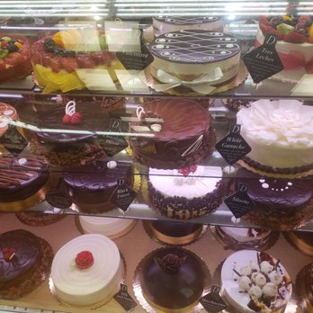 Dortoni Bakery - So many beautiful cakes - Bakeries Near Me - Levittown, New York Dortoni Bakery - So many beautiful cakes - Bakeries Near Me - Levittown, New York