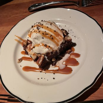 Houston's Restaurant - Warm Five - nut Brownie - Steakhouses Near Me - Pasadena, California Houston's Restaurant - Warm Five - nut Brownie - Steakhouses Near Me - Pasadena, California