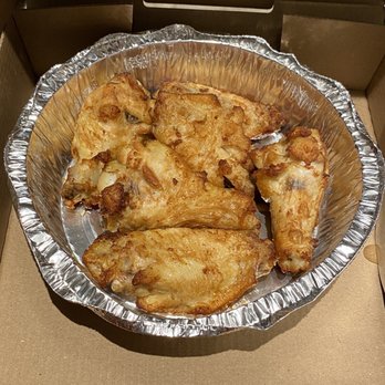 Sahara Pizza - Undercooked wings for $8.99 - Pizza Near Me - Mercer Island, Washington