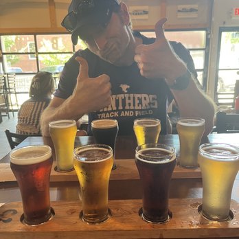 3 Halves Brewing - Beer flights - Breweries Near Me - Liberty, Missouri