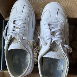 Venture Quality Goods - Tongue of shoe where gold wore off after wearing twice.