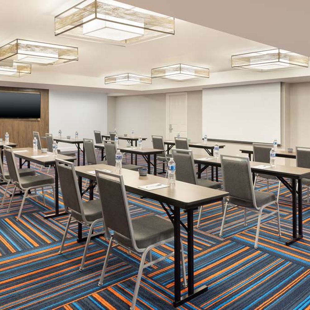 Holiday Inn Resort® | Book Family Resorts Worldwide | Official Site, image size:1000x1000