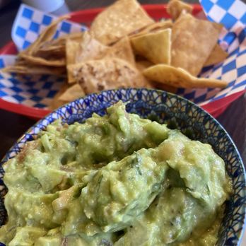 Que Chido Restaurant - Large Chips And Guacamole - New Mexican Cuisine Near Me - North Miami Beach, Florida Que Chido Restaurant - Large Chips And Guacamole - New Mexican Cuisine Near Me - North Miami Beach, Florida