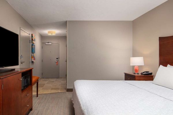 Hampton Inn & Suites El Paso-Airport by null