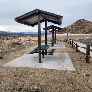 Huffaker Hills Trailhead - Picnic Tables at Huffaker Hills Trailhead. - Hiking Near Me