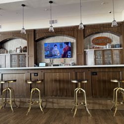 Four Points by Sheraton Santa Cruz Scotts Valley - September 19, 2026 - Hotel bar.