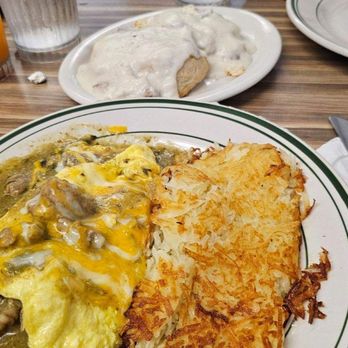 Art's Corner Cafe - Biscuit and gravy - Breakfast & Brunch Near Me - Ventura, California Art's Corner Cafe - Biscuit and gravy - Breakfast & Brunch Near Me - Ventura, California
