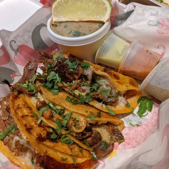 La Katrina Auténtica - Quesabirria tacos - Tacos Near Me - Chicago, Illinois