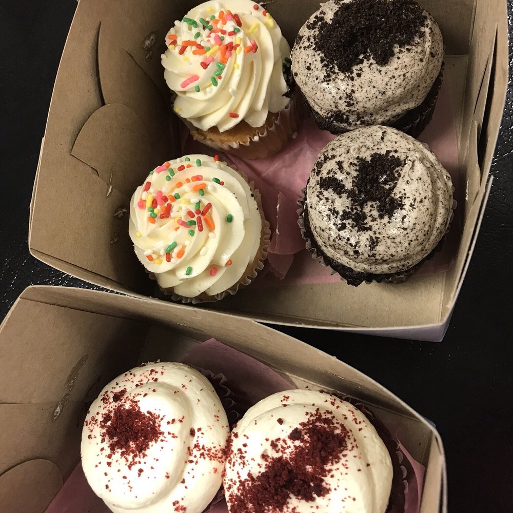 Red velvet, vanilla, and cookies and creme! Red velvet, vanilla, and cookies and creme!