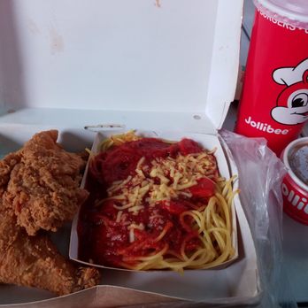 Jollibee - Spaghetti and 2 piece chicken combo with a soft drink - Fast Food Near Me - New York, New York Jollibee - Spaghetti and 2 piece chicken combo with a soft drink - Fast Food Near Me - New York, New York