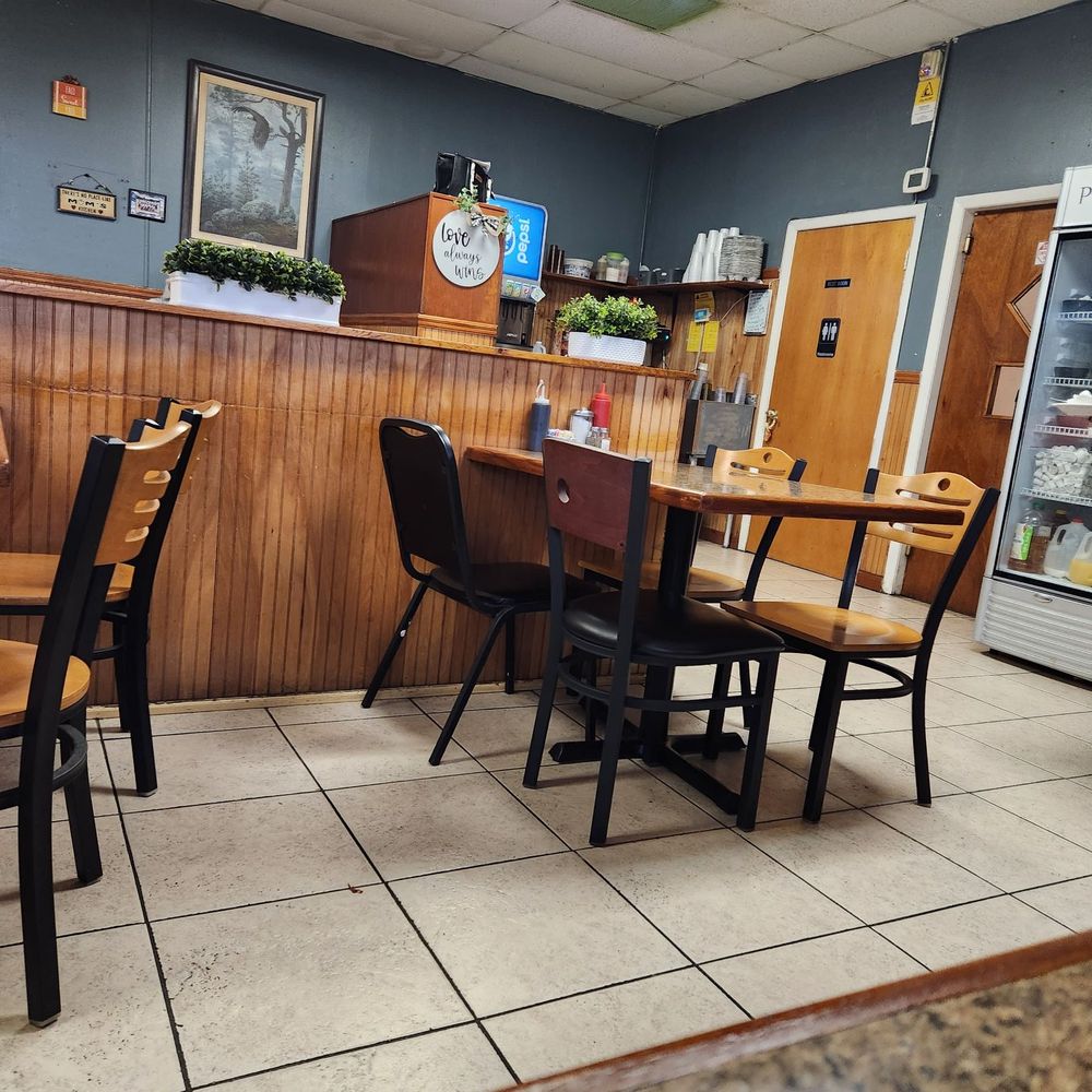 Mom's Kitchen - Mexican Near Me - Okeechobee, Florida Mom's Kitchen - Mexican Near Me - Okeechobee, Florida