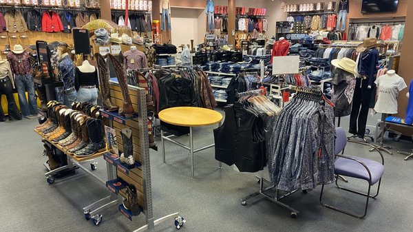 El Amigo Western Wear, 4600 W Kellogg 