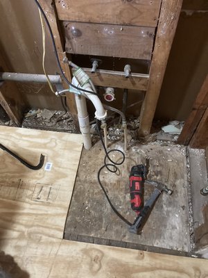 Moyer's plumbing Logo