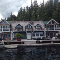Pierre's Echo Bay - The Lodge