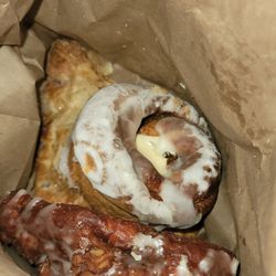 Rockville Farmer's Market - Potomac Sweets - Apple Turnover, Cream Cheese Cinnamon Roll, Apple Fritter 5.17.25