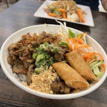 Viet Cuisine - Bun thit - vermicelli w grilled pork and egg roll - Vietnamese Near Me - Simpsonville, South Carolina Viet Cuisine - Bun thit - vermicelli w grilled pork and egg roll - Vietnamese Near Me - Simpsonville, South Carolina