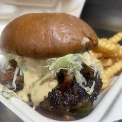 One Twenty Three Burger - I ordered the classic burger and added bacon WOW the taste is unlike any other burger I have tried !  Service was smooth & quick!