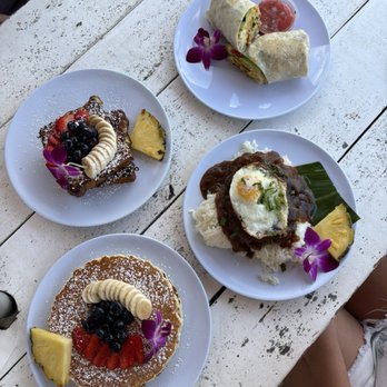 Barefoot Beach Cafe - pancakes, french toast, loco moco, breakfast burrito - Breakfast & Brunch Near Me - Honolulu, Hawaii