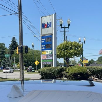 Mobil - Mobil sign - Gas Stations Near Me - Wayne, Michigan