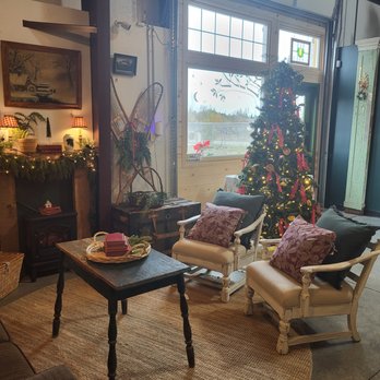 THE DAISY & THE FERN ANTIQUES & HOME DECOR - Updated July 2026