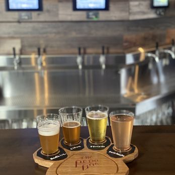 The Redd Dog - Paw  sample platter - Bars Near Me - Tacoma, Washington