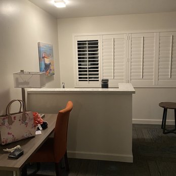 Inn At Moss Landing Point - Is that a bar area - Hotels Near Me - Moss Landing, California