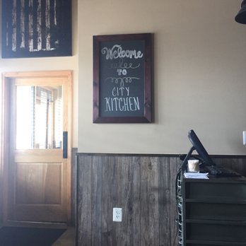 Fat City Kitchen - American Near Me - Alexandria, Virginia