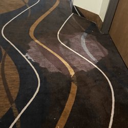 Baymont by Wyndham Jesup - Stained carpet in the whole building