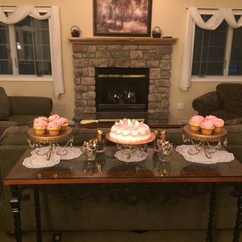 Denise's Delicacies - Cakes and gold dusted cupcakes for the sweet 16 getaway - Bakeries Near Me - Philadelphia, Pennsylvania