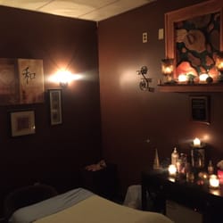 Forget Me Knots Massage - Heated bed, candles, tranquil music, clean...an overall relaxing atmosphere for an overall rejuvenating experience.