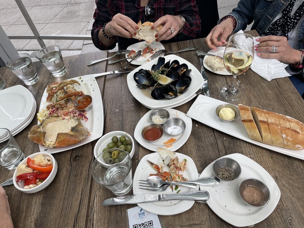 Taylor Shellfish Oyster Bar