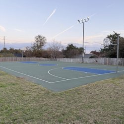 Wild Rose park - Basketball court with lights for evening play