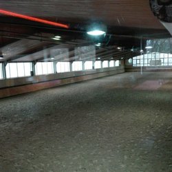 Capriole - Blick aus dem Restaurant in die Reiterhalle.