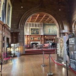 Highland Explorer Tours - Inside alnwick castle