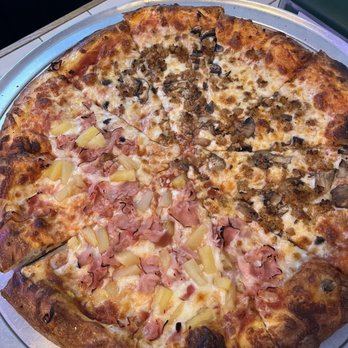 Joto's Pizza - Belcher - Half Hawaiian / Half Sausage & Mushroom - Pizza Near Me - Pinellas Park, Florida Joto's Pizza - Belcher - Half Hawaiian / Half Sausage & Mushroom - Pizza Near Me - Pinellas Park, Florida