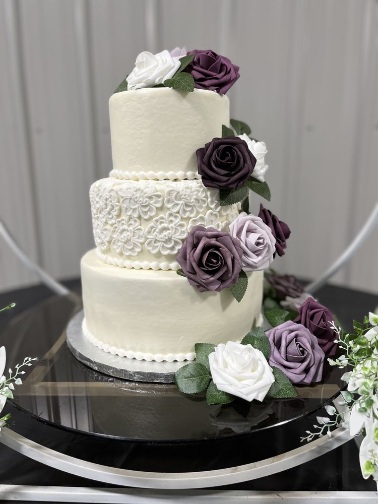 Top Tier Cakes by Shannon Logo
