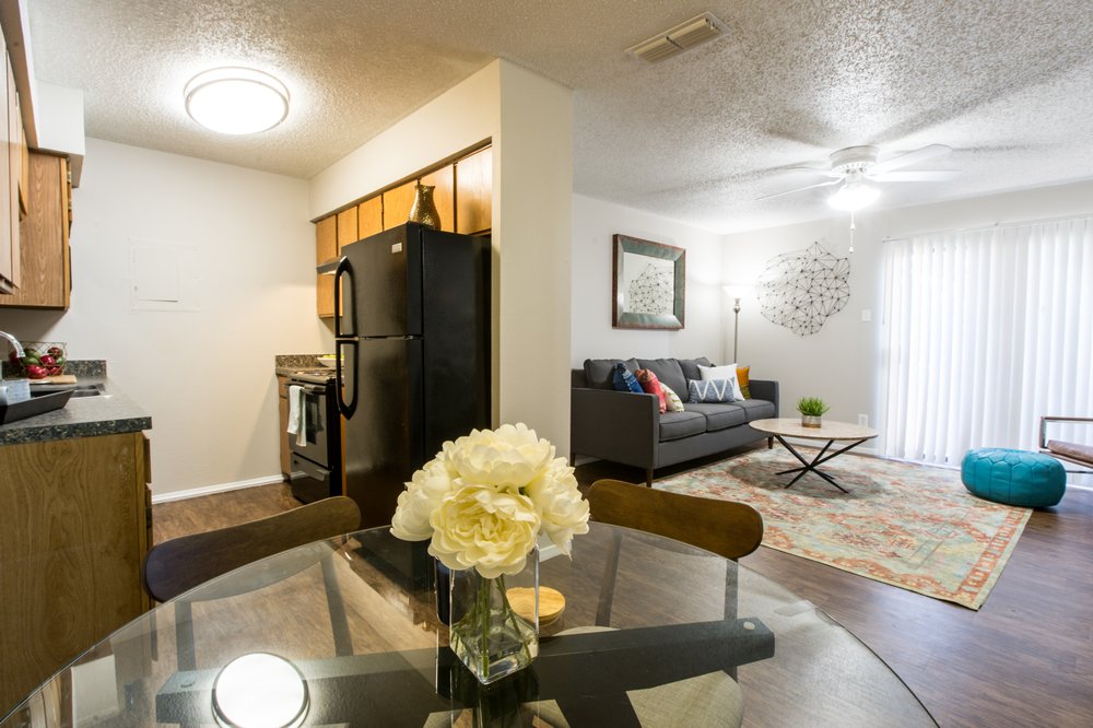 THE FOUNTAINS APARTMENTS Updated May 2024 24 Photos 5001 Chicago