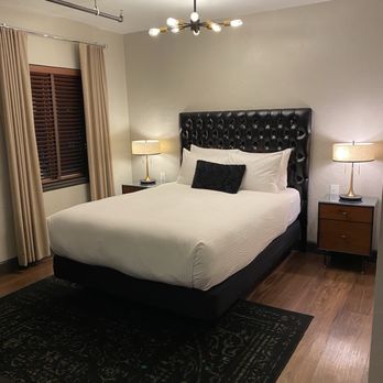 Hotel Crocodile - Hotels Near Me - Seattle, Washington