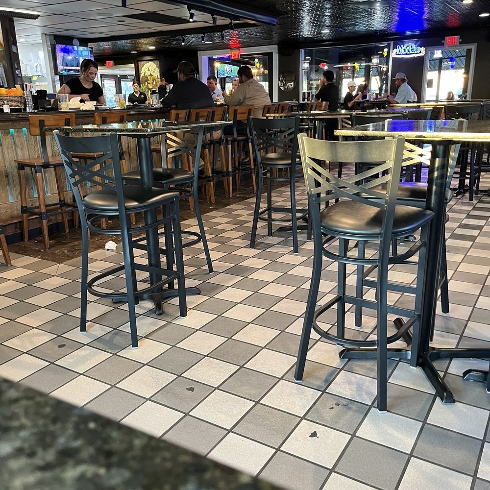 Azteca - bar - Mexican Near Me - Weatherford, Texas