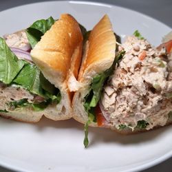 Bruno's - Tuna Sub