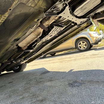 Chicos Towing - Transmission leaking, spotted on the ground - Towing Near Me - West Palm Beach, Florida Chicos Towing - Transmission leaking, spotted on the ground - Towing Near Me - West Palm Beach, Florida