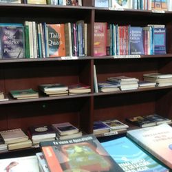 Librería Anáhuac - Picked out some interesting books here. Old school places you only see in latin america.