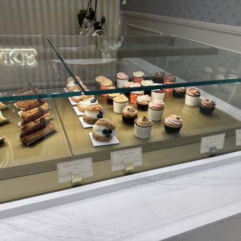Marvel Cake - Gorgeous, eclairs, and cupcakes - Bakeries Near Me - Walnut Creek, California