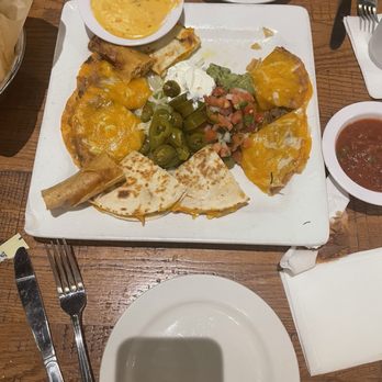 Los Compadres Cantina - Sampler - Tex-Mex Near Me - Roanoke, Texas