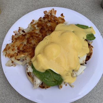 Schooner or Later - Crab and avocado Benedict - Sandwiches Near Me - Long Beach, California