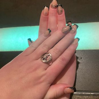 Pamper Me Nails & Spa - Nail Salons Near Me - Hesperia, California